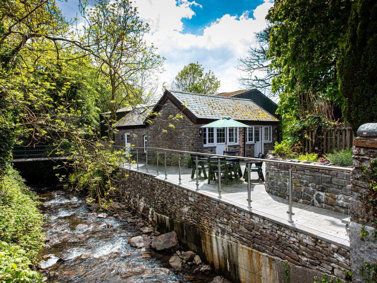 Swansea Valley Holiday Cottages Cilybebyll Esterno foto