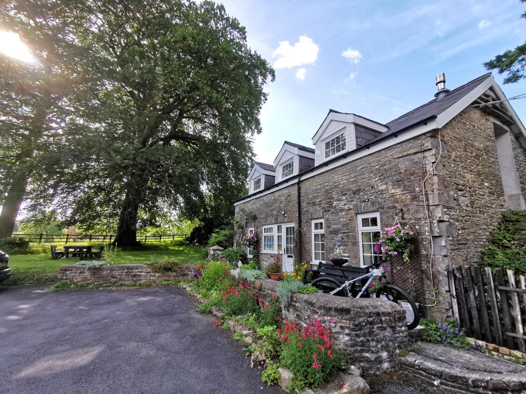 Swansea Valley Holiday Cottages Cilybebyll Esterno foto